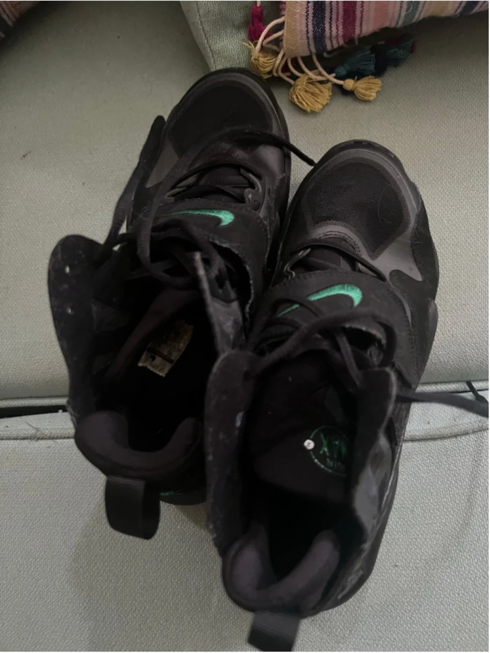 Women's Nike Air Max Black Green Sneakers Size 7